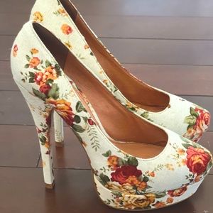 Steve Madden floral cotton Heels